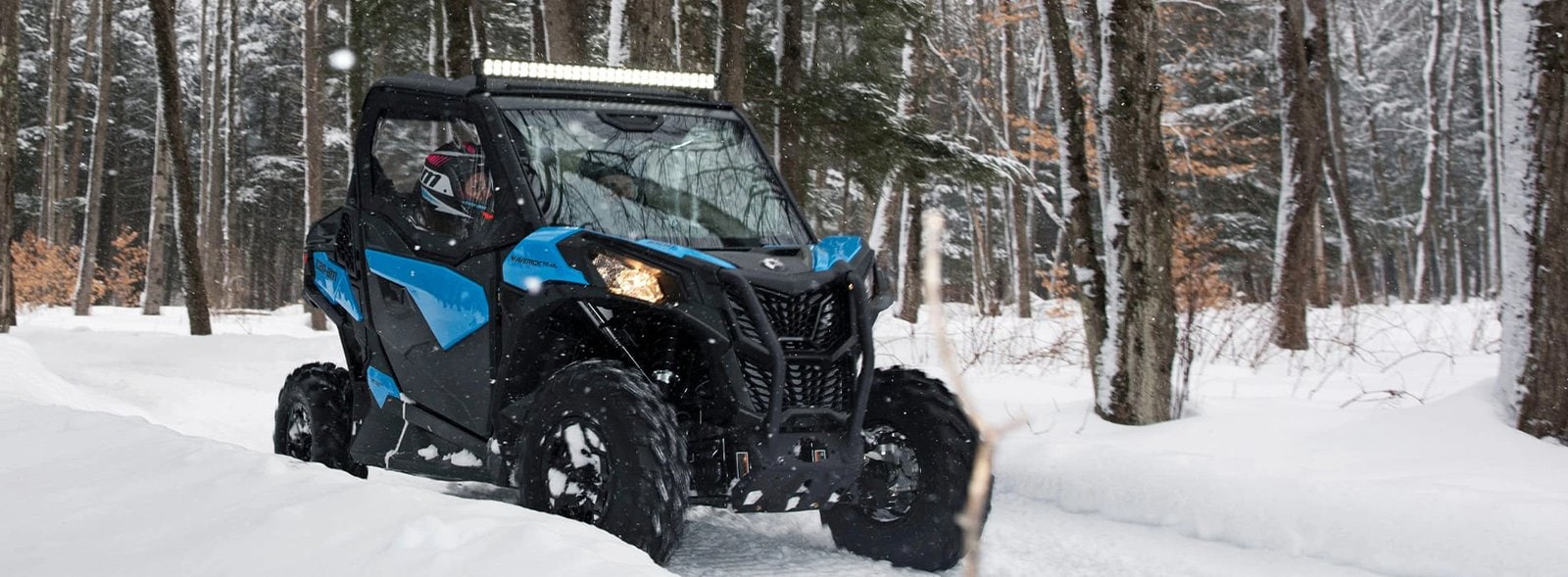 Kvalitets ATVs for fritid og terrengkjøring i snødekte skoger. Robust design og kraftfull motor for eventyr året rundt. Perfekt for motorsport og friluftsliv.