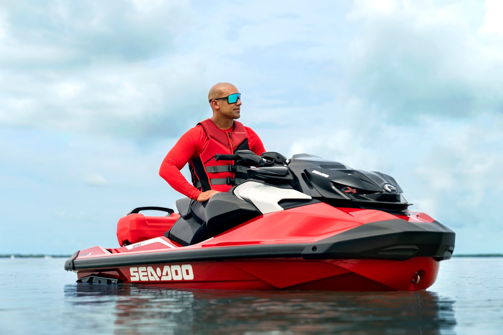Seadoo ATV og fritid, vannskuter og båtopplæring, utstyr for vannsport og fritidsaktiviteter, sjø, vann, båtsport, motorbåt, vannkjøring, sommer og fritid, vannskuter, fritidsutstyr, maritime aktiviteter, vannbasert moro, vannsportutstyr, sommerferie.